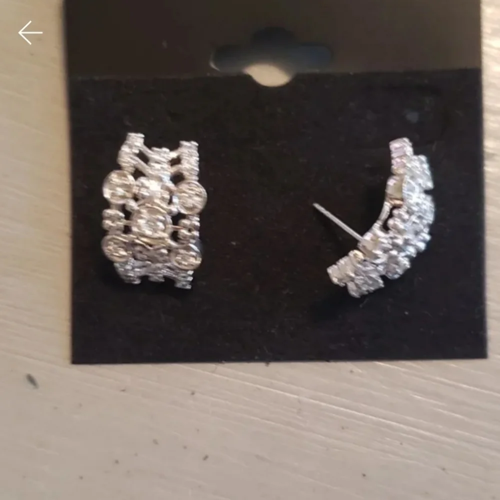 Sterling silver earrings - Picture 2 of 2
